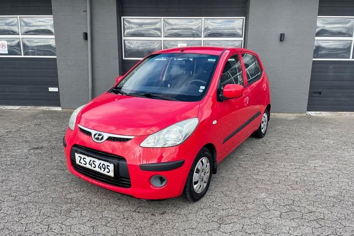 Rød Hyundai i10 fra 2009 set udefra