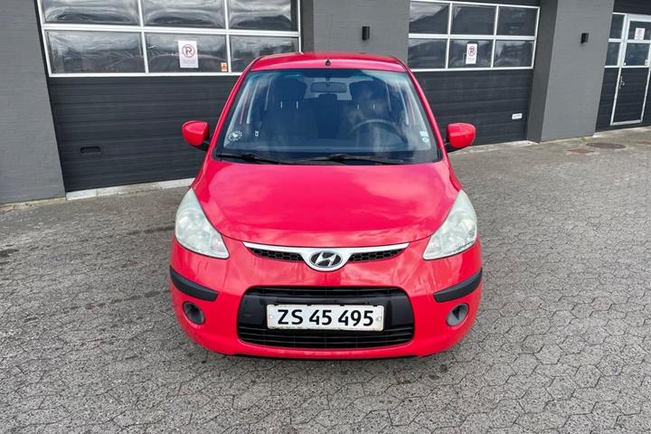 Rød Hyundai i10 fra 2009