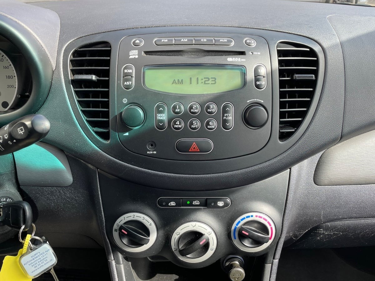 Rød Hyundai i10 fra 2009