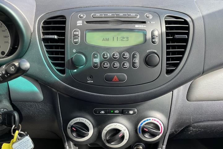 Rød Hyundai i10 fra 2009