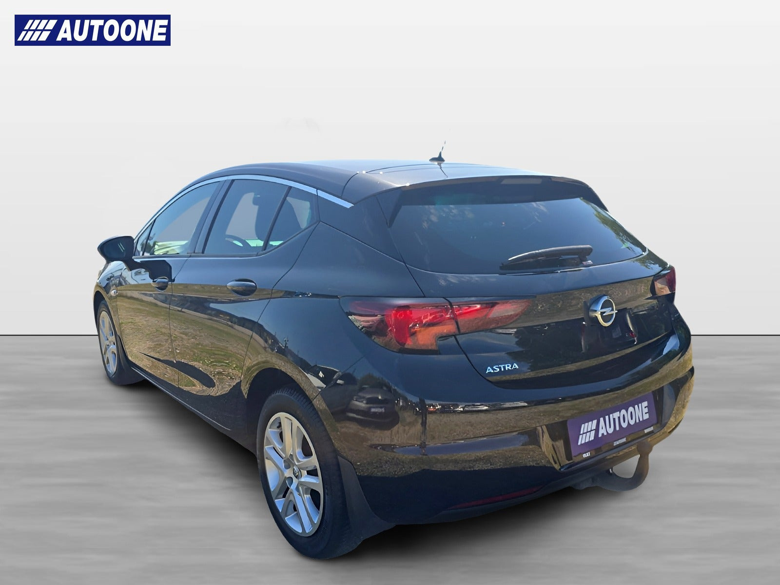 Sort Opel Astra fra 2020