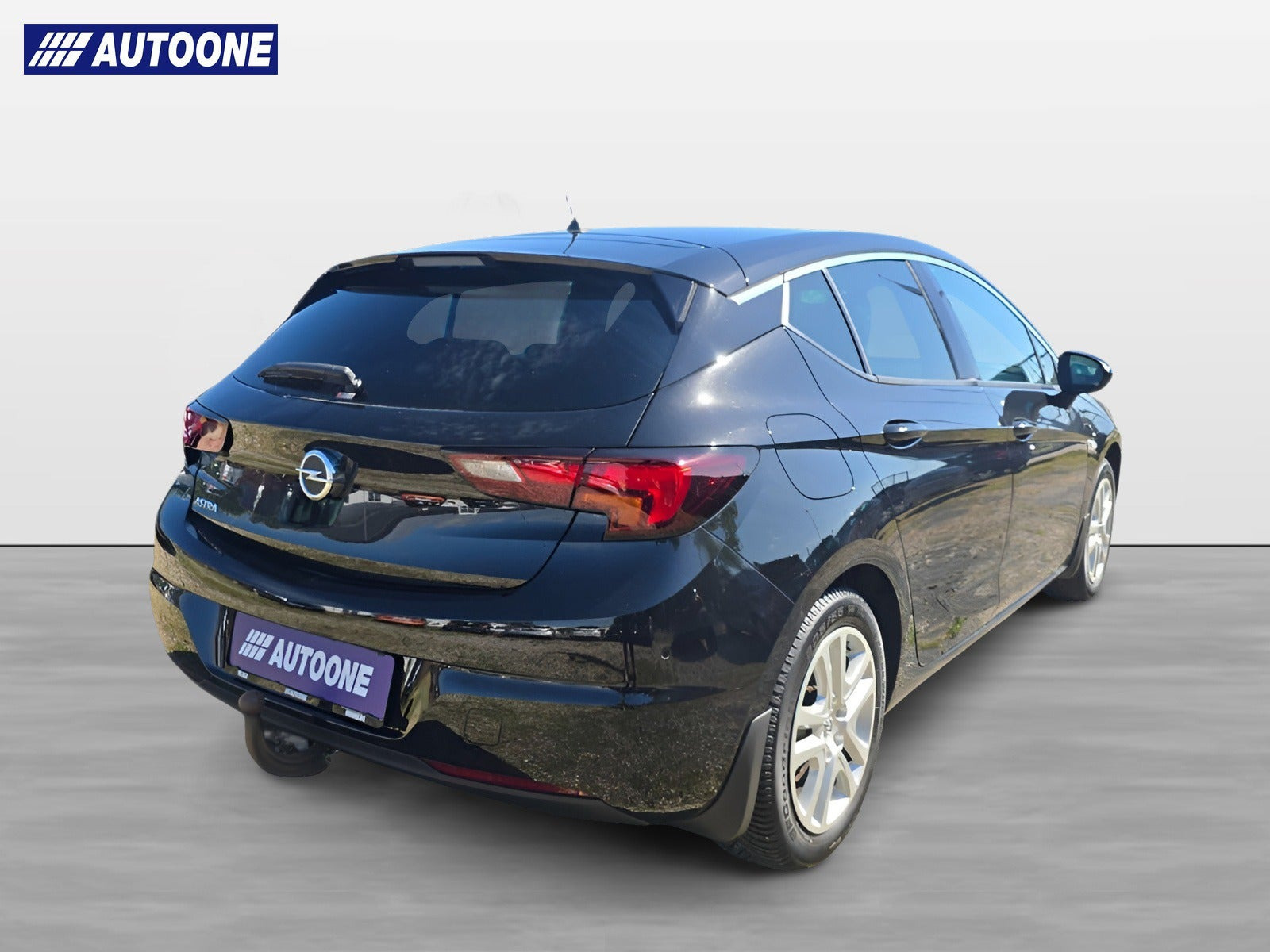 Sort Opel Astra fra 2020