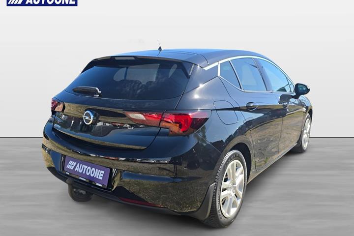 Sort Opel Astra fra 2020