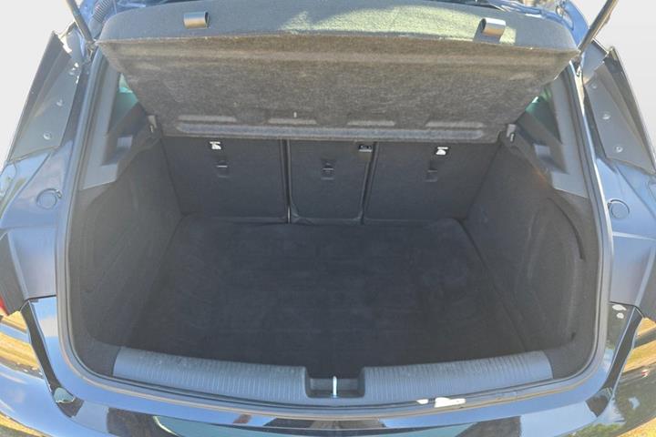 Sort Opel Astra fra 2020