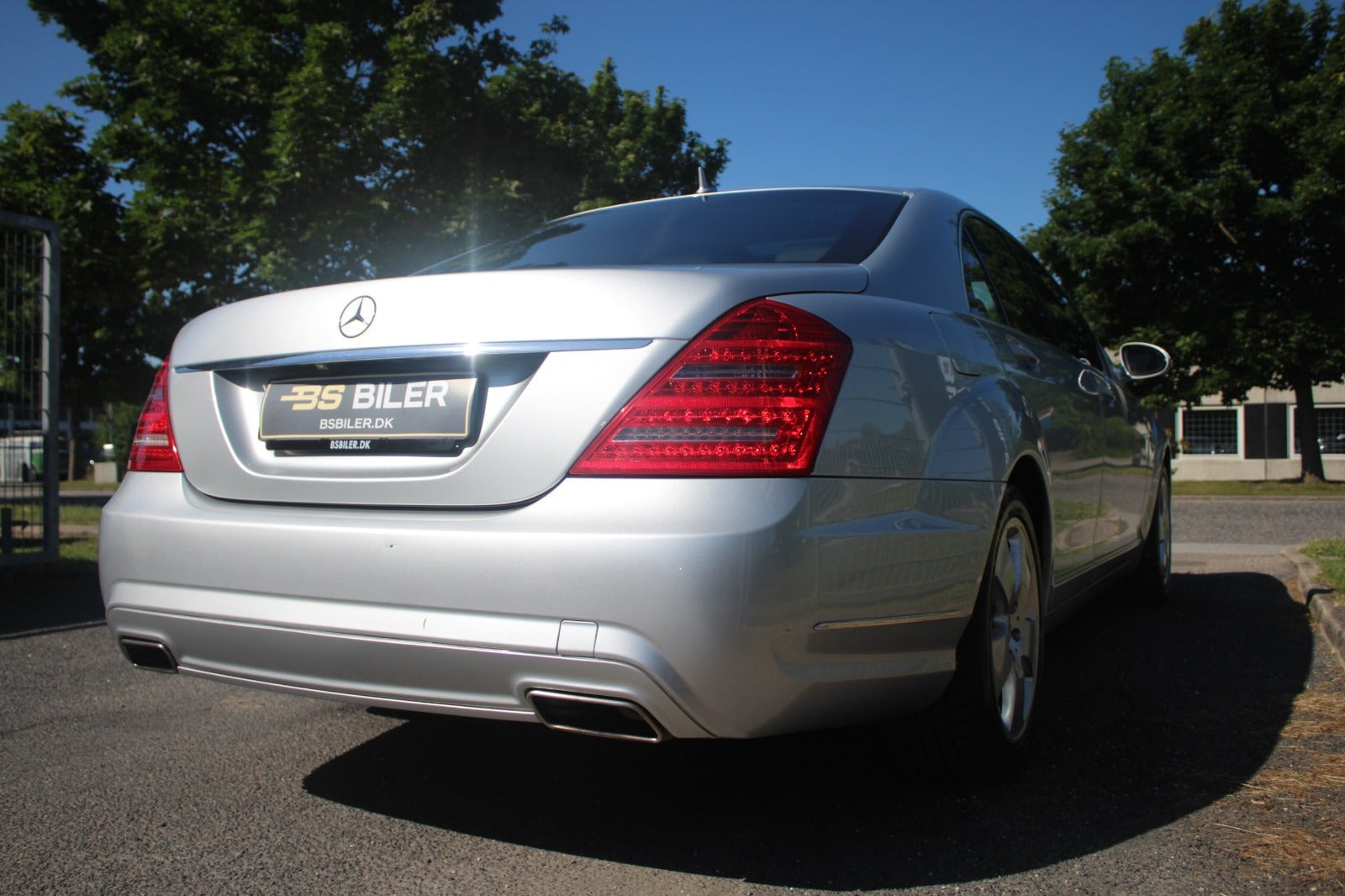 Sølv Mercedes S500 fra 2007