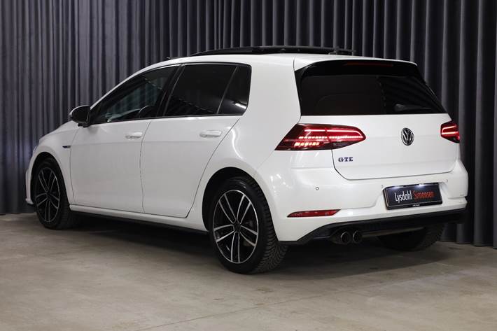 Hvid VW Golf VII fra 2018
