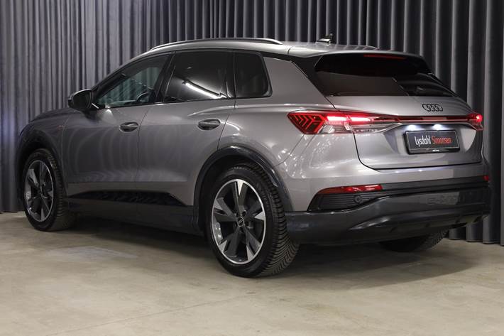 Grå Audi Q4 e-tron fra 2023
