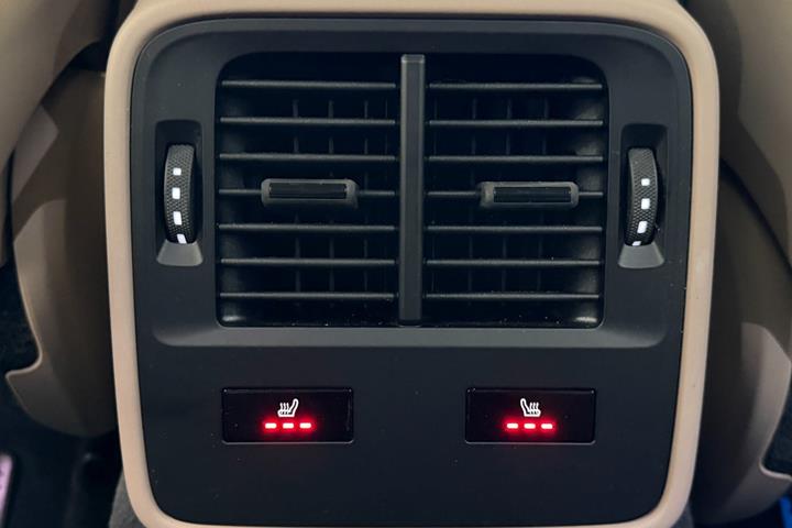 Blå Porsche Taycan 4S fra 2023