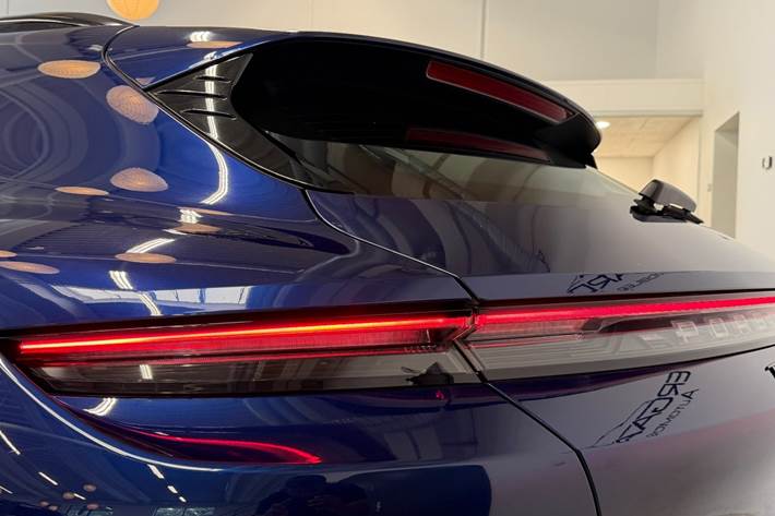 Blå Porsche Taycan 4S fra 2023