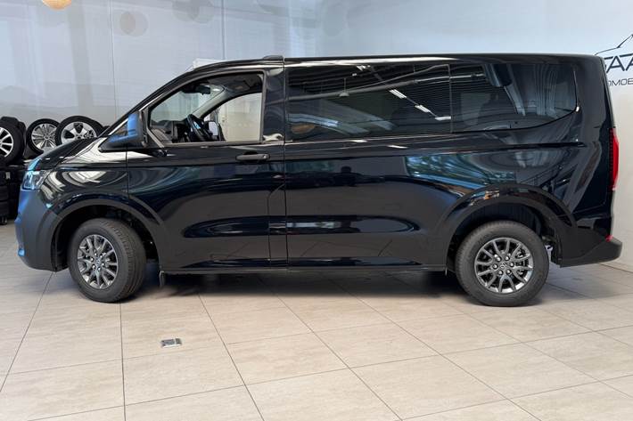 Sort VW e-Caravelle fra 2025