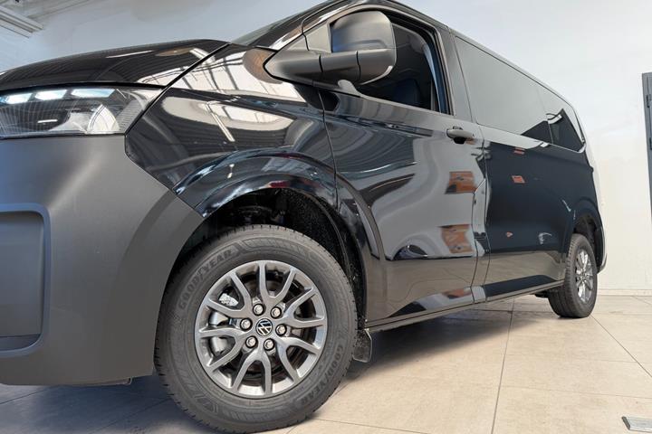 Sort VW e-Caravelle fra 2025