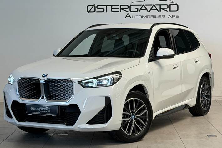 Hvid BMW iX1 fra 2024