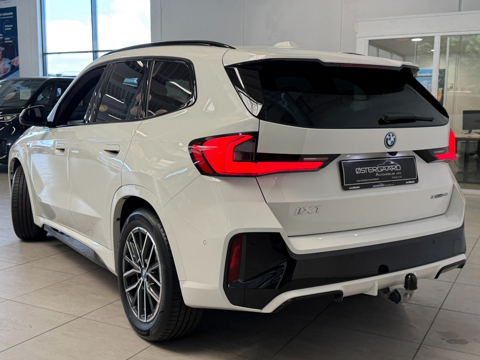 Hvid BMW iX1 fra 2024