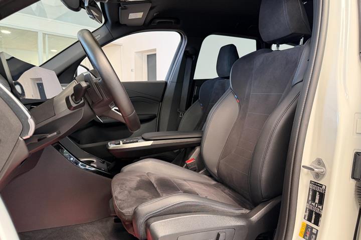 Hvid BMW iX1 fra 2024