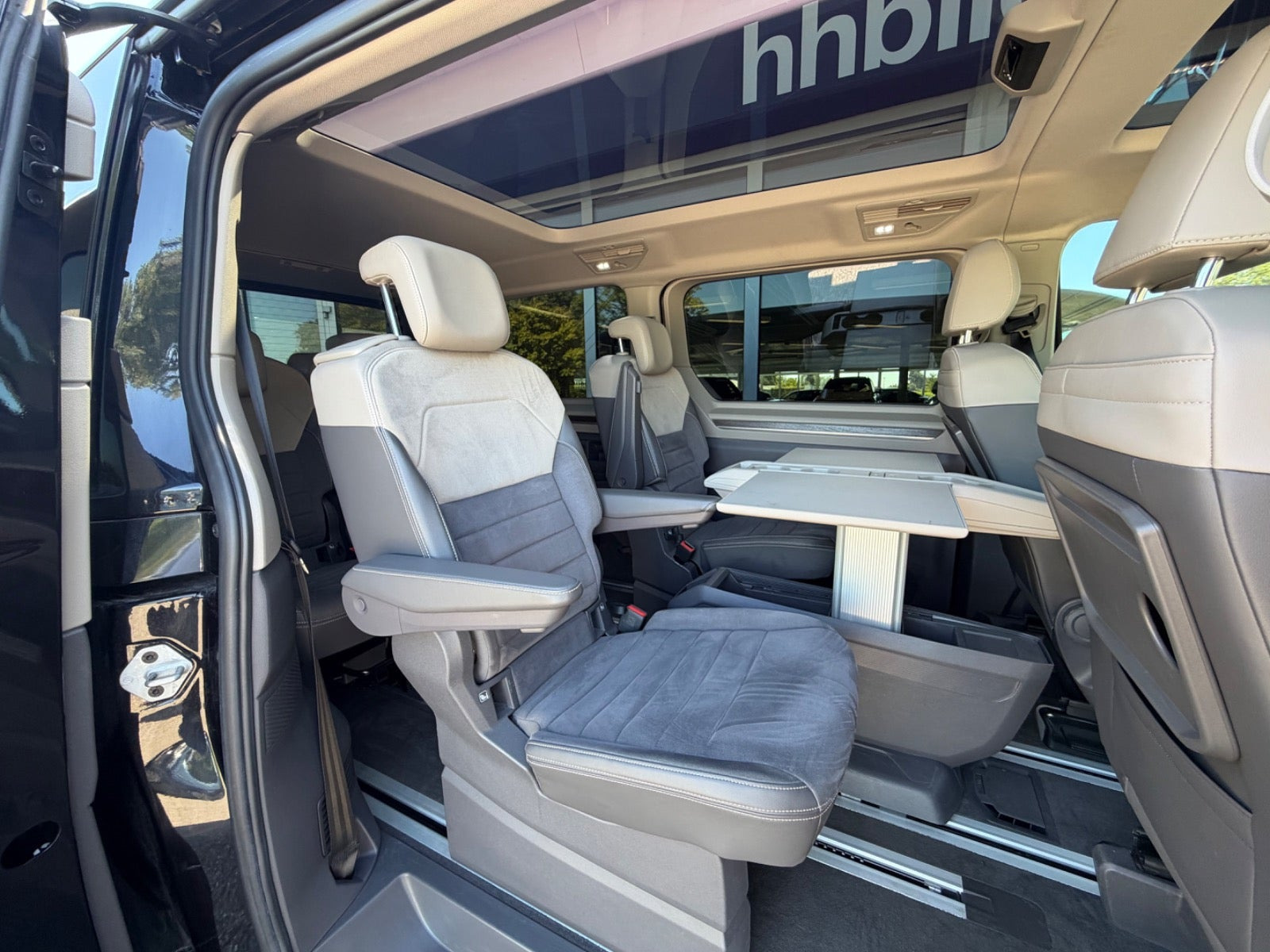 Sort VW Multivan fra 2022
