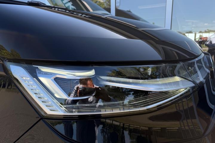 Sort VW Multivan fra 2022