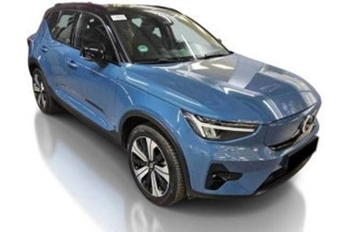 Blå Volvo XC40 fra 2023
