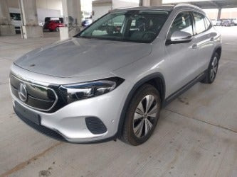 Sølv Mercedes EQA300 fra 2023