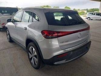 Sølv Mercedes EQA300 fra 2023