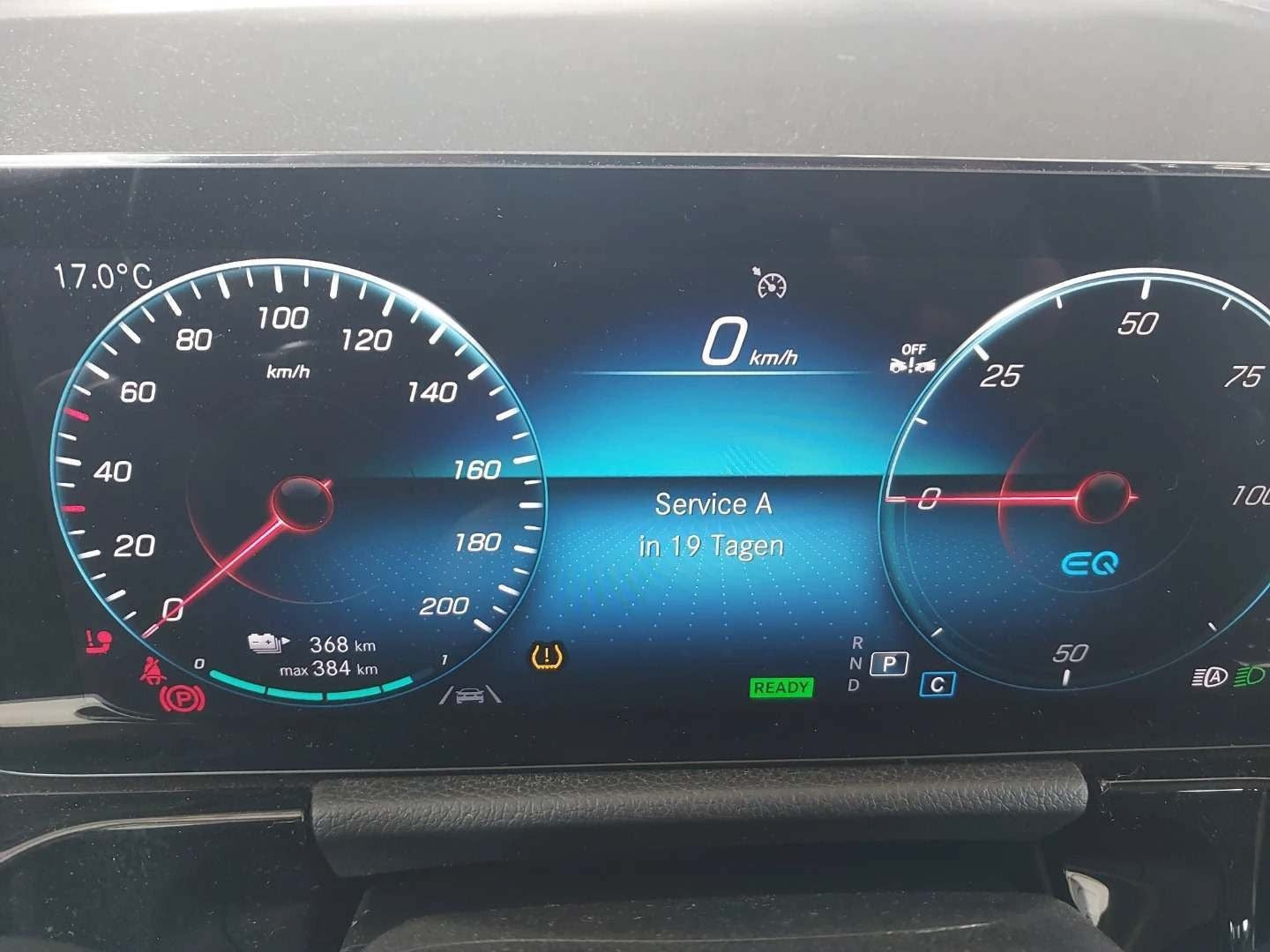 Sølv Mercedes EQA300 fra 2023