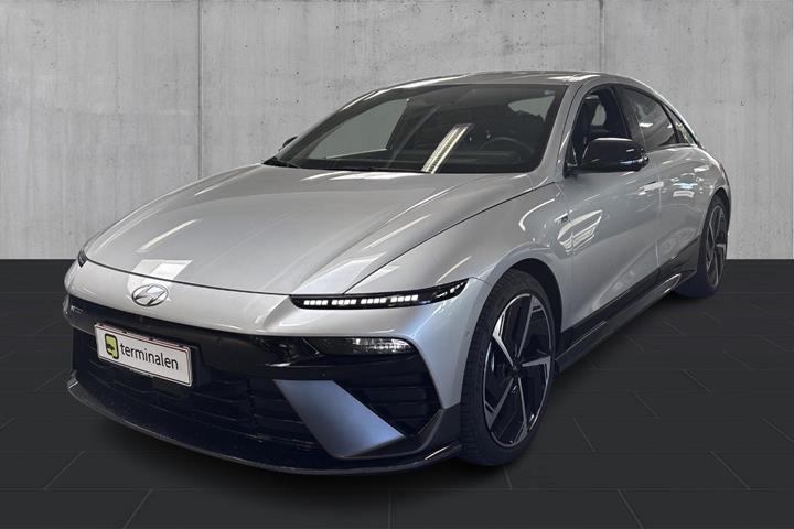 Grå Hyundai Ioniq 6 fra 2026 set udefra