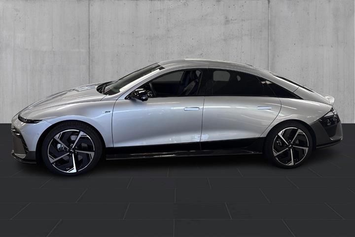 Grå Hyundai Ioniq 6 fra 2026