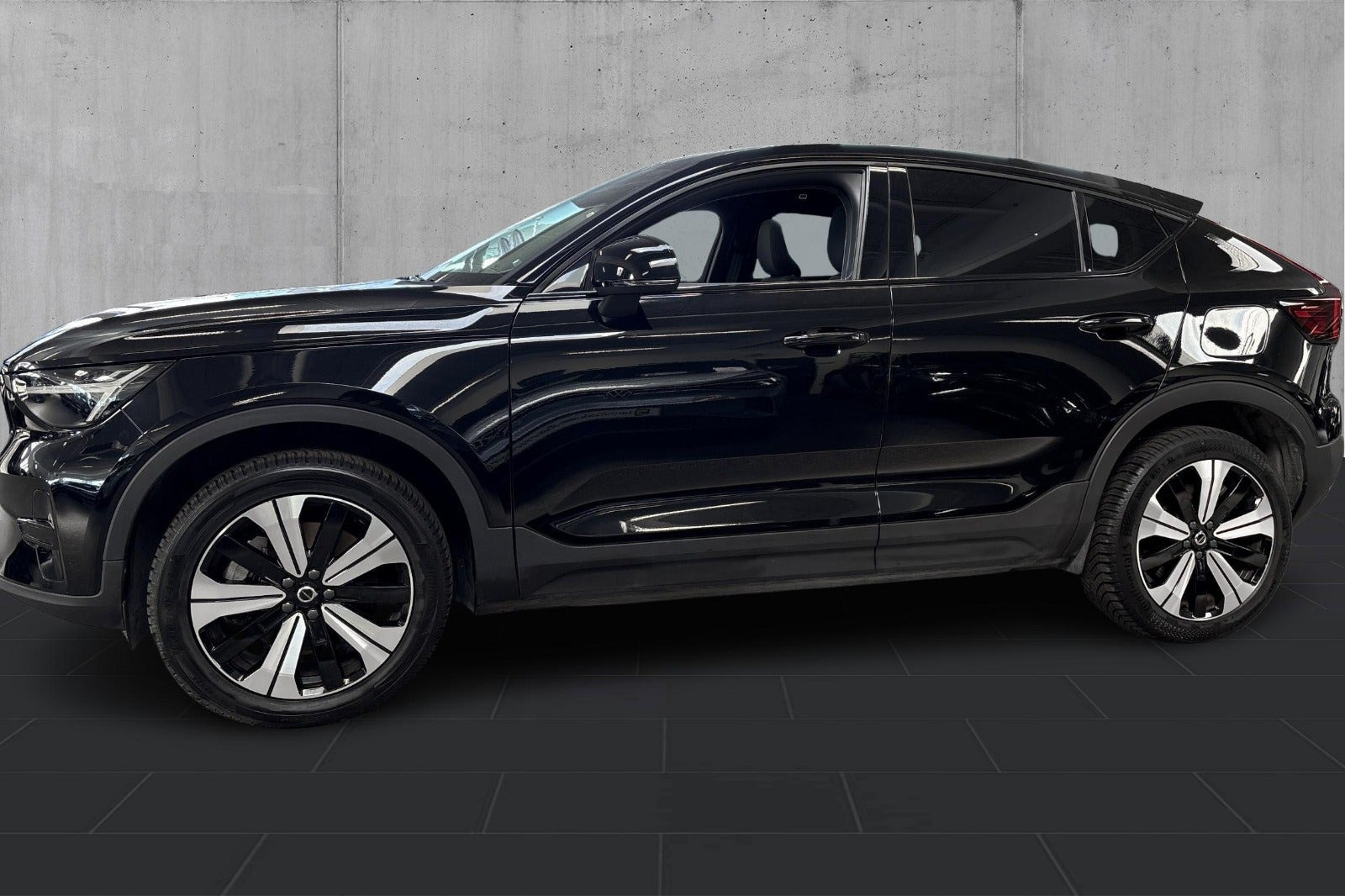 Sort Volvo C40 fra 2023