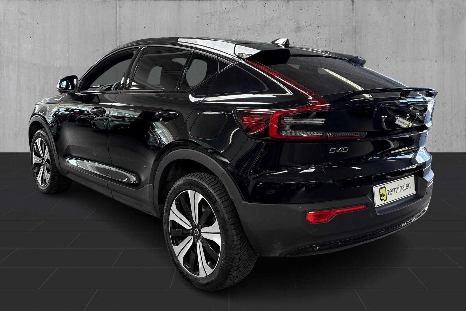 Sort Volvo C40 fra 2023