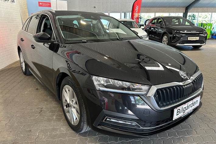 Sort Skoda Octavia fra 2021