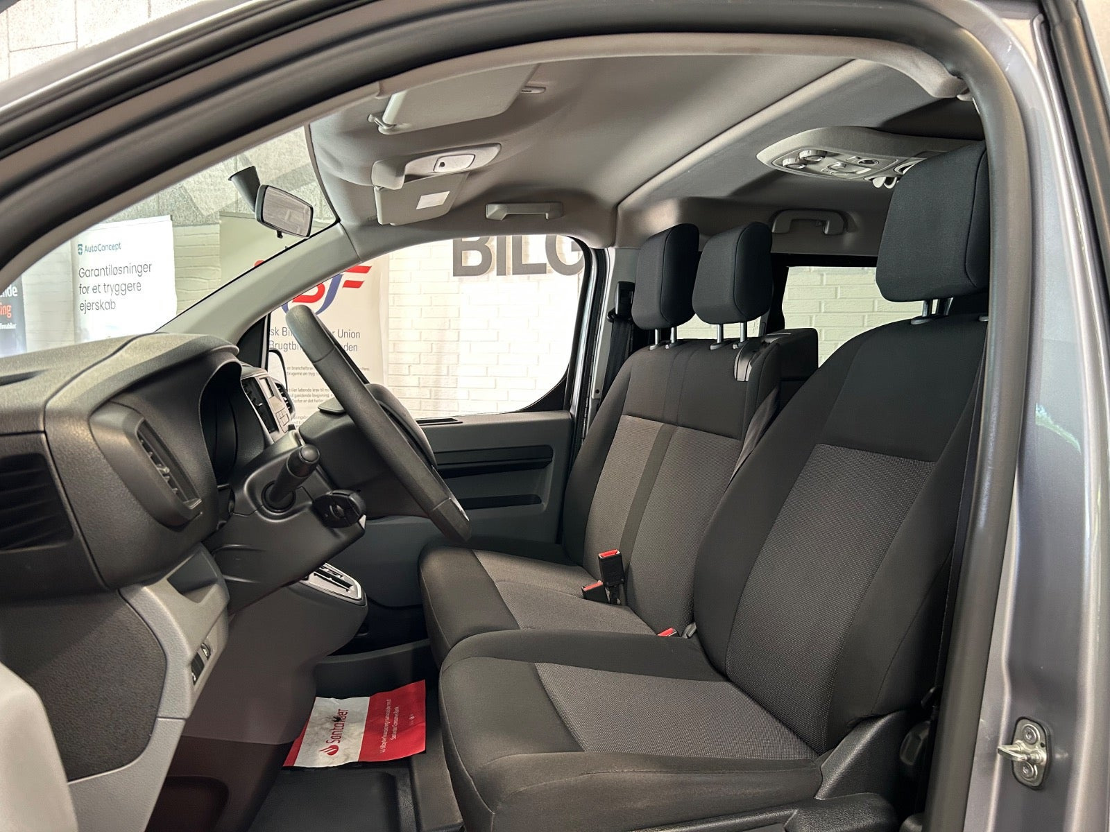Grå Citroën ë-SpaceTourer fra 2024