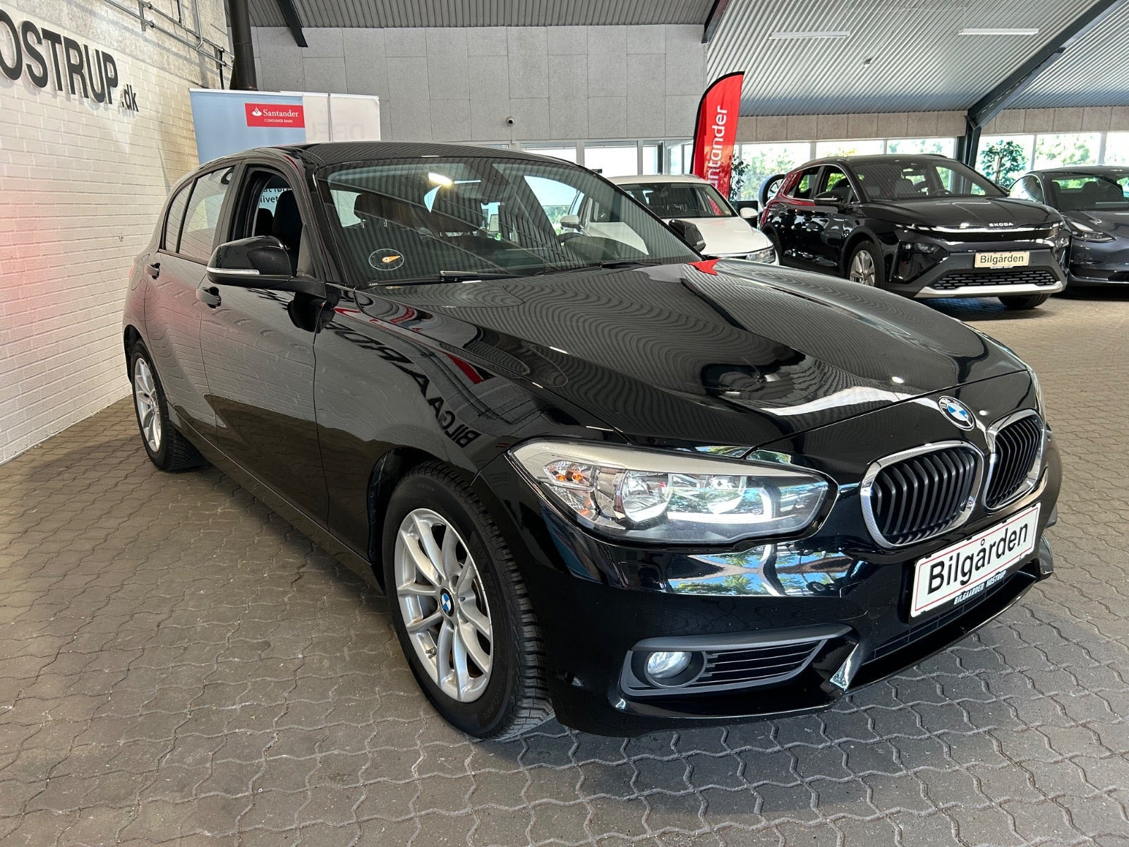 Sort BMW 118i fra 2017