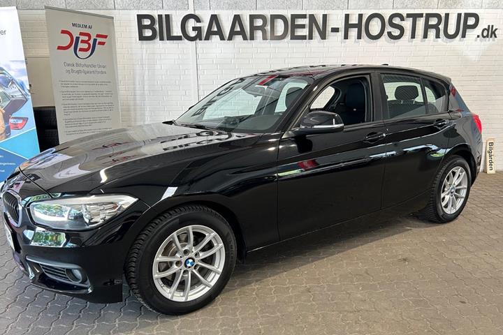 Sort BMW 118i fra 2017