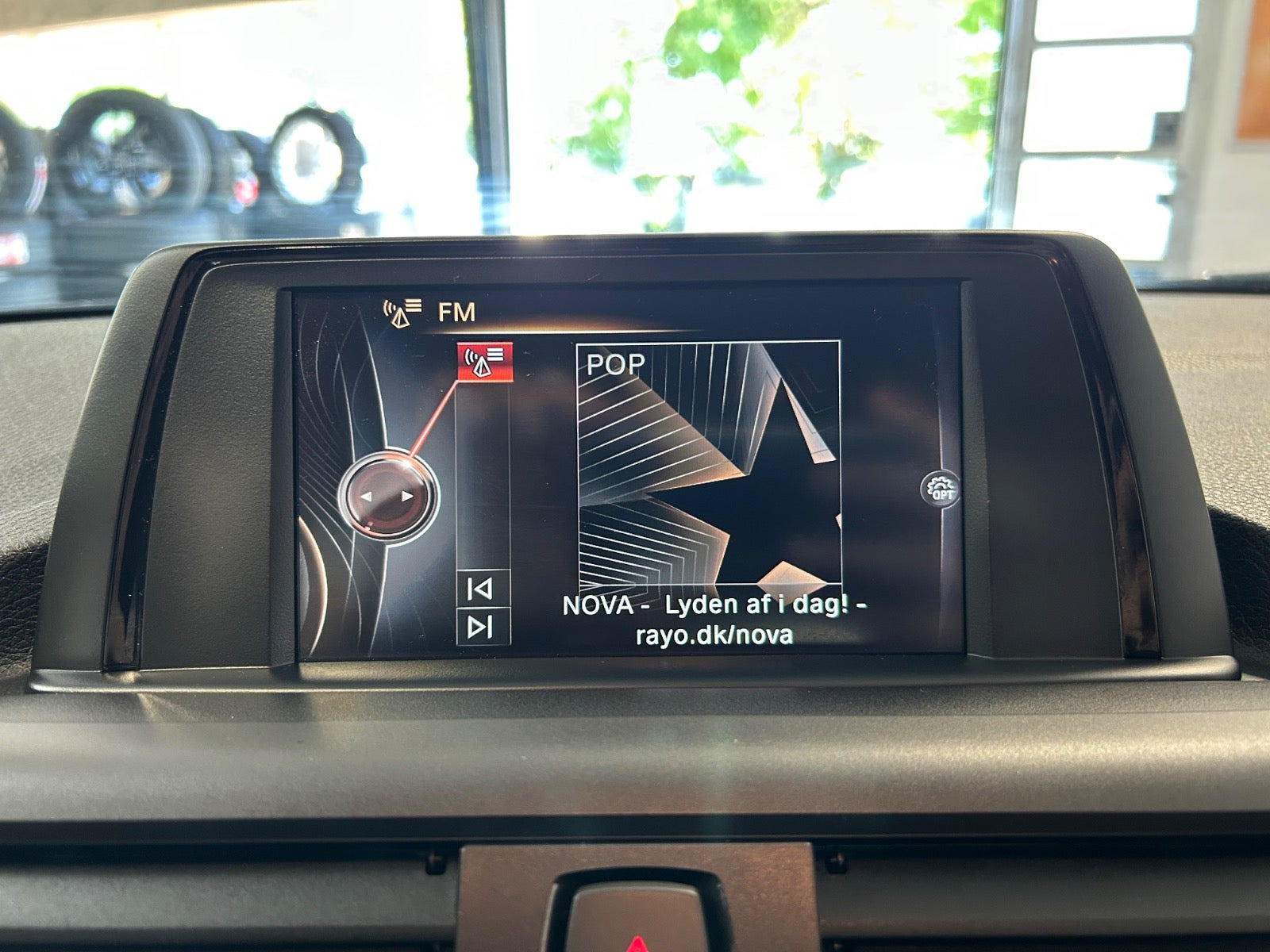 Sort BMW 118i fra 2017