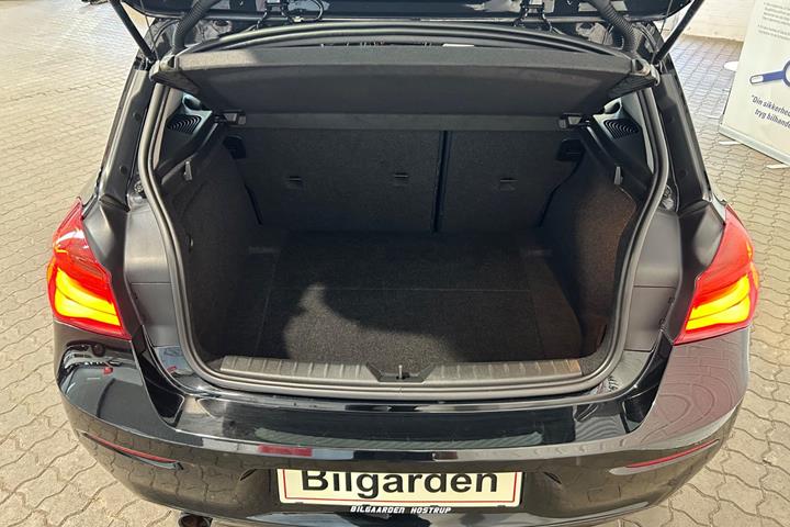 Sort BMW 118i fra 2017