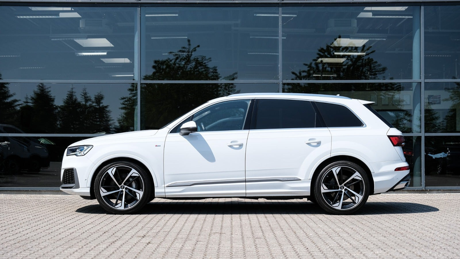 Hvid Audi Q7 fra 2019