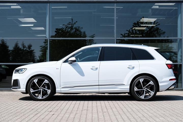 Hvid Audi Q7 fra 2019