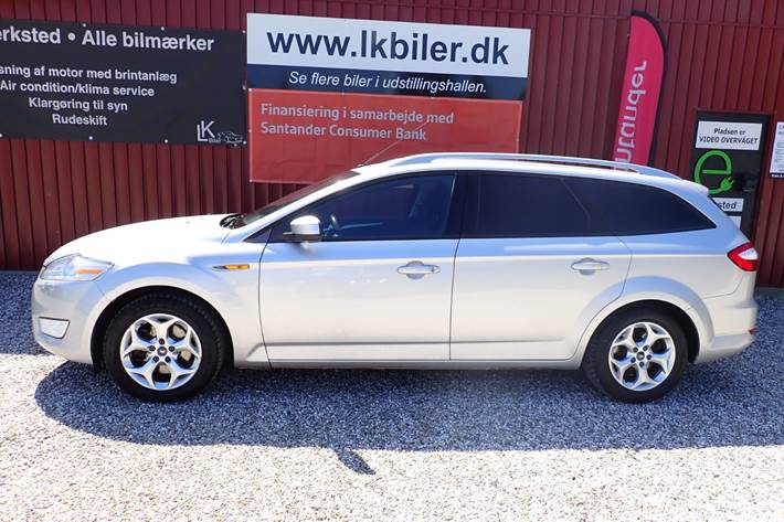 Sølv Ford Mondeo fra 2009