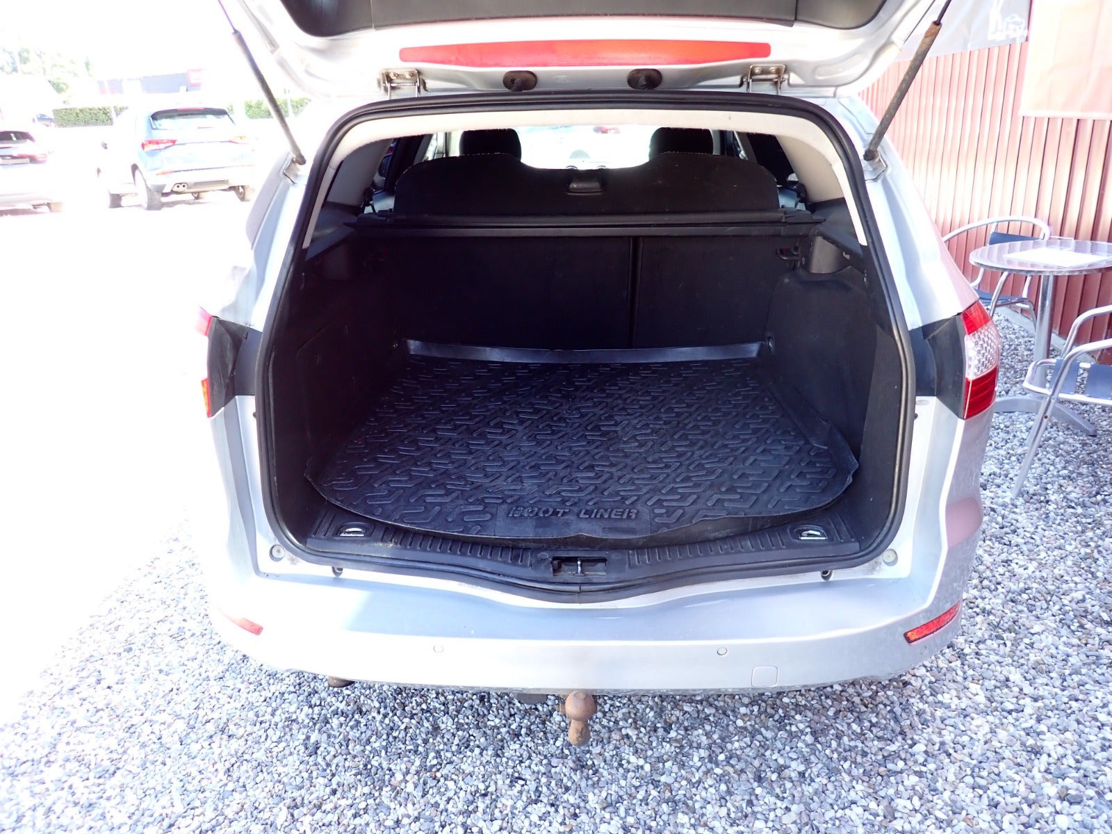 Sølv Ford Mondeo fra 2009