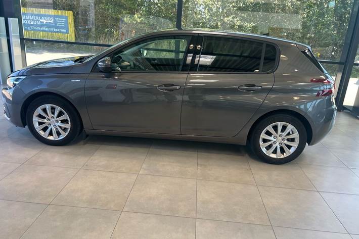 Grå Peugeot 308 fra 2019