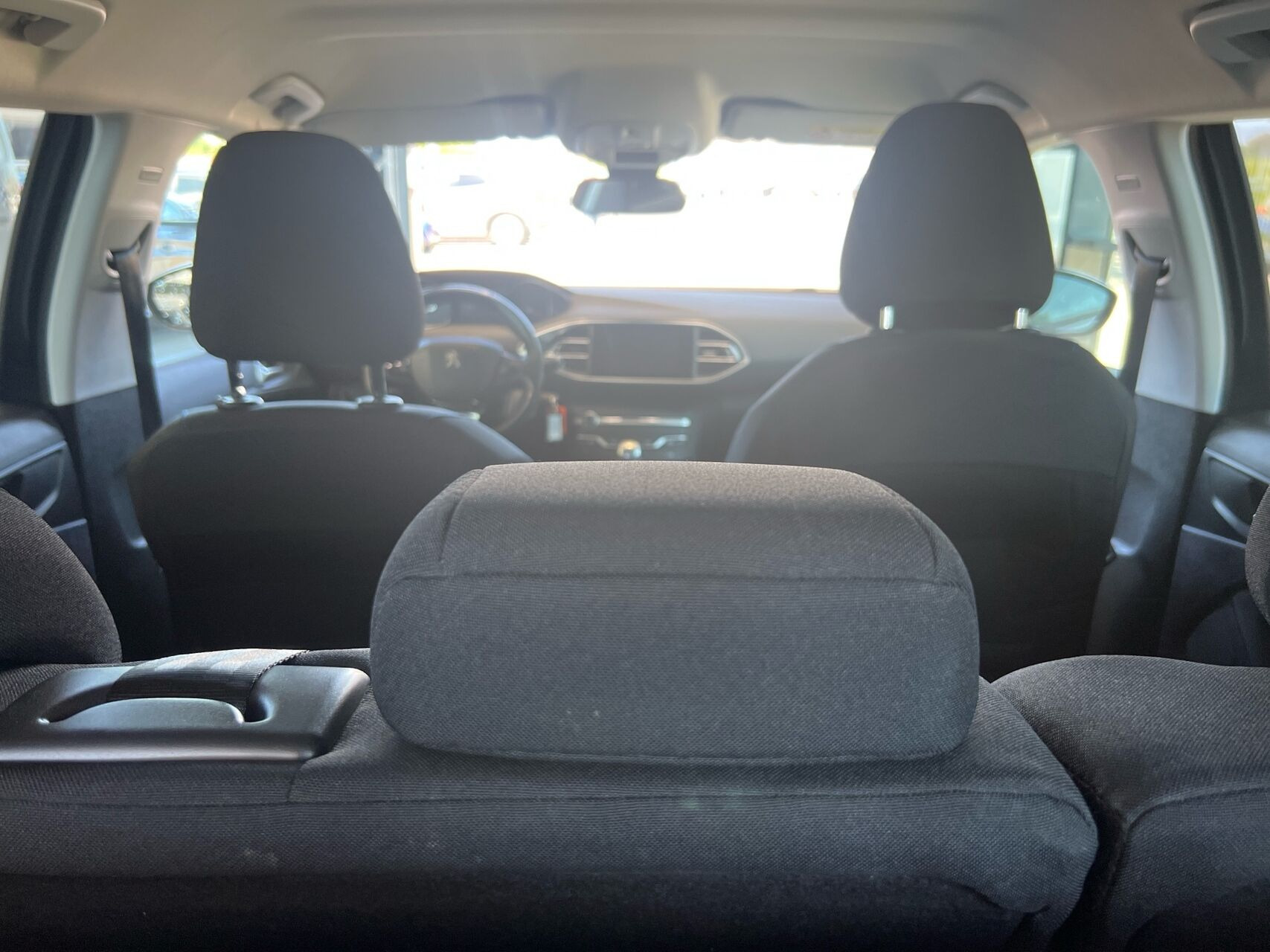 Grå Peugeot 308 fra 2019