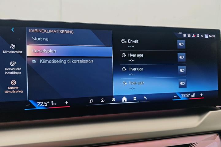 Grå BMW i5 fra 2024
