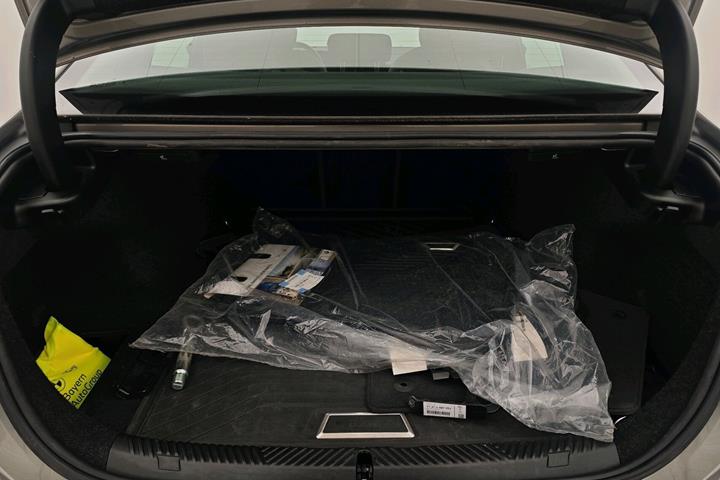 Grå BMW i5 fra 2024