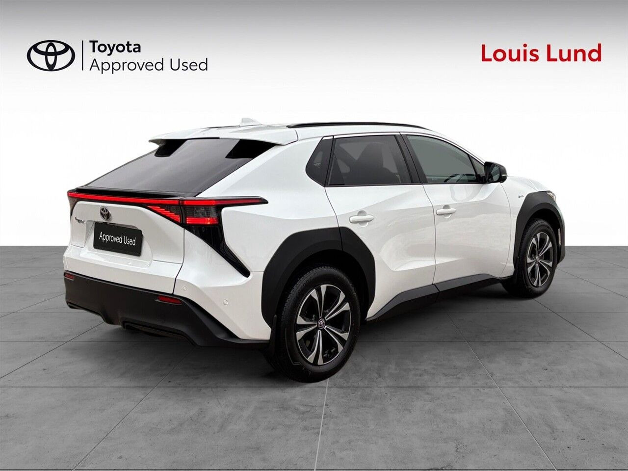 Hvid Toyota BZ4X fra 2025