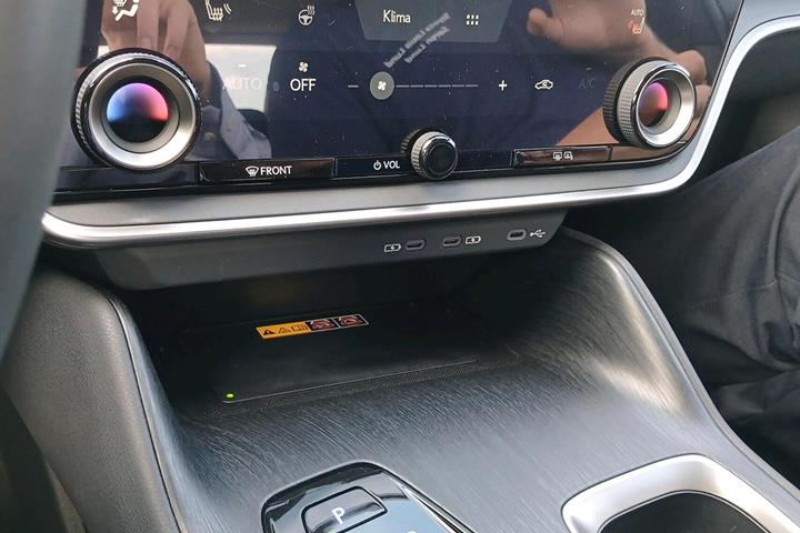undefined Lexus RZ fra 2025