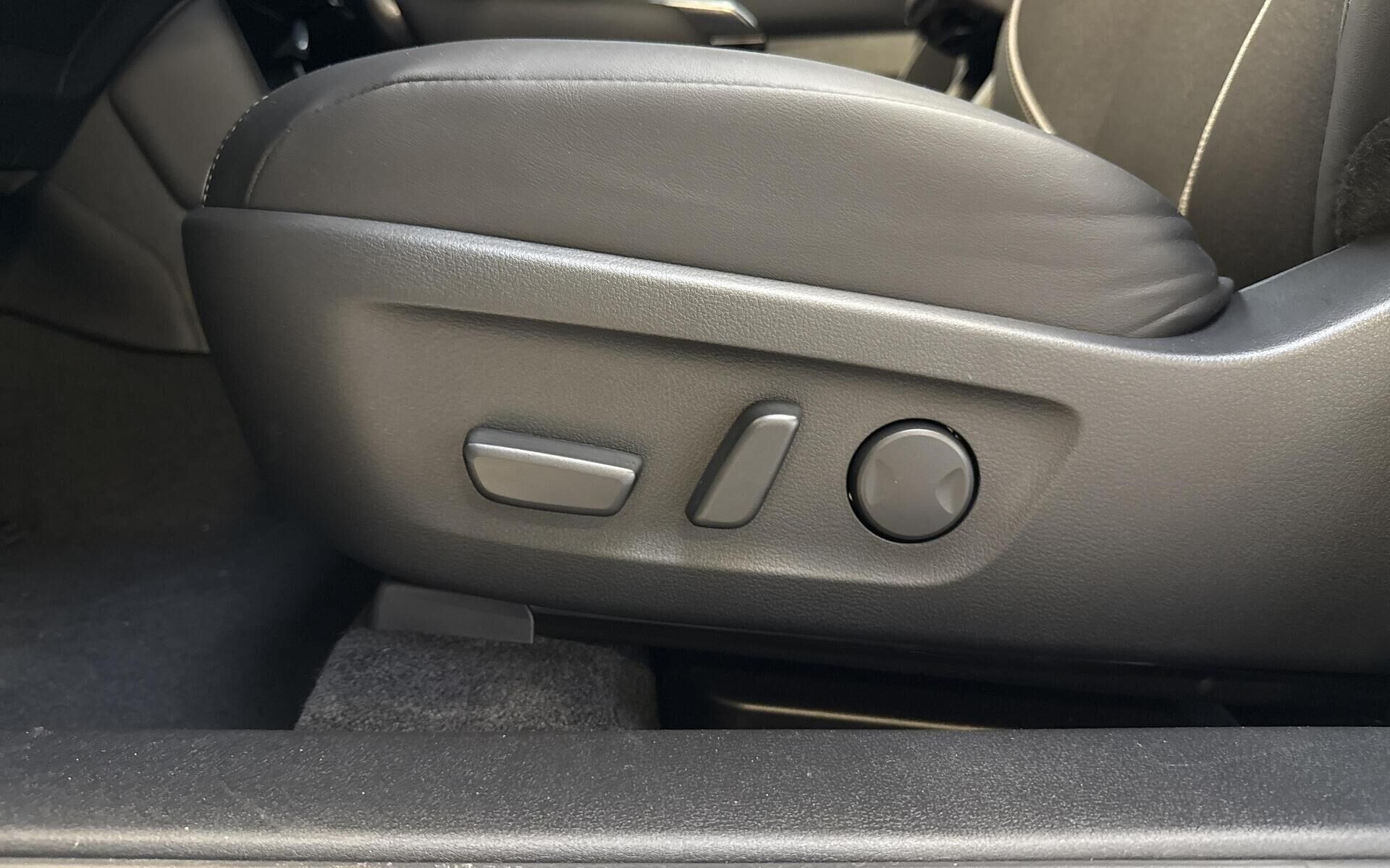 Hvid Mazda MX-30 fra 2025
