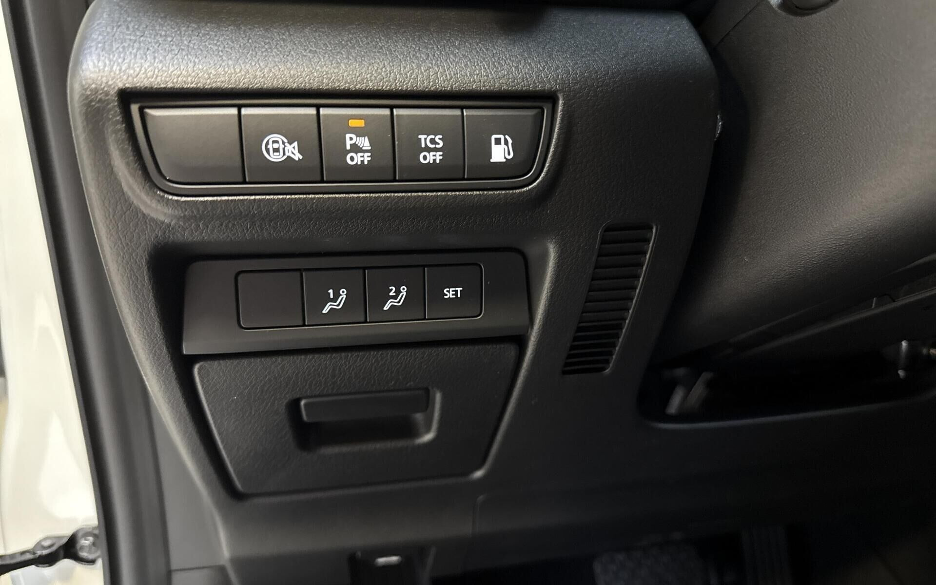 Hvid Mazda MX-30 fra 2025