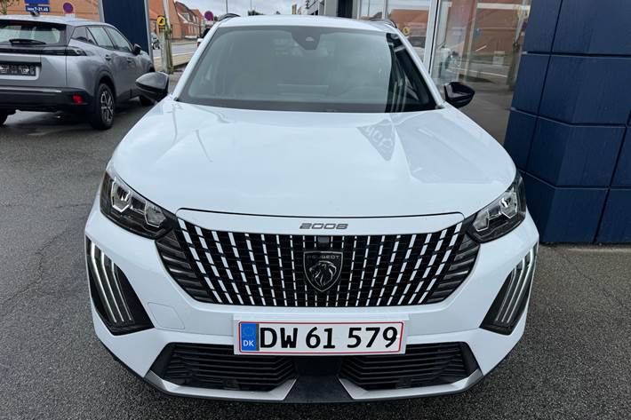 Hvid Peugeot 2008 fra 2023