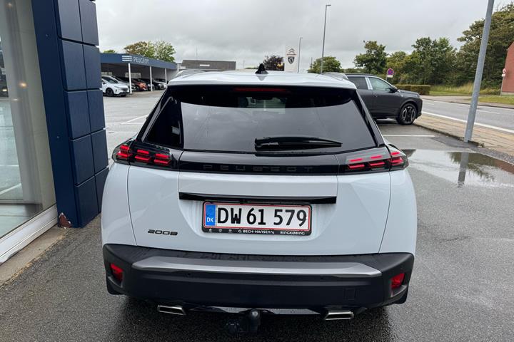 Hvid Peugeot 2008 fra 2023