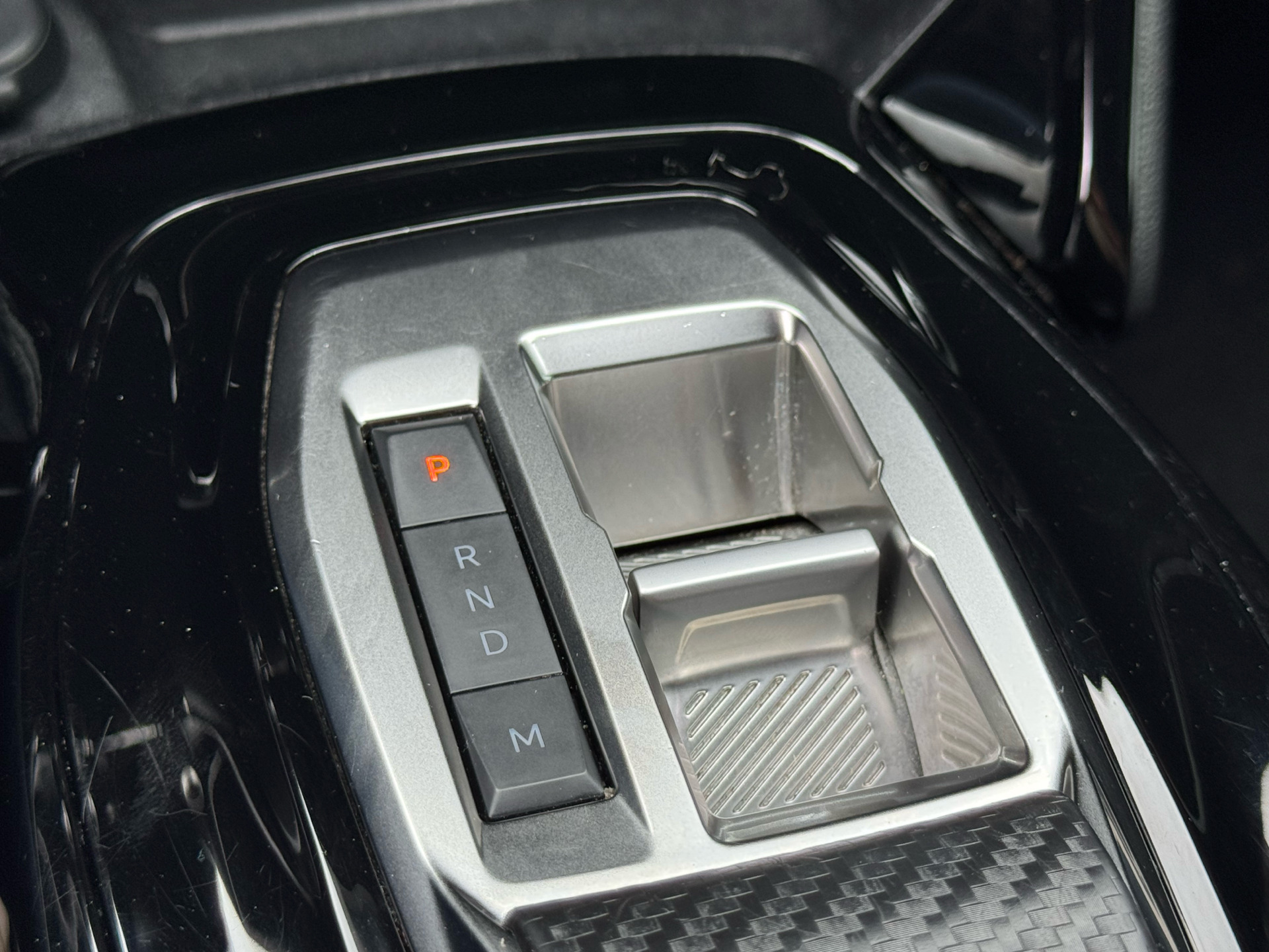 Hvid Peugeot 2008 fra 2023