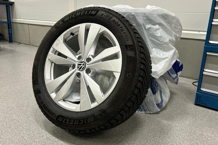 Hvid VW ID.4 fra 2023